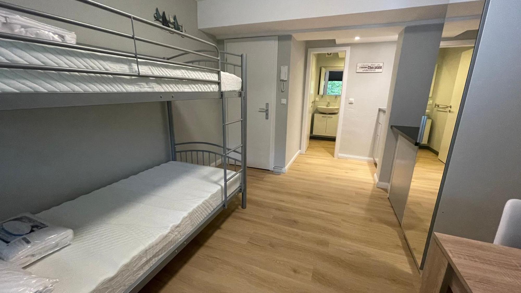Suesses Kleines Und Zentrales Apartment Fuer Zwei Personen Mitten In Hamburg-Harburg Buitenkant foto