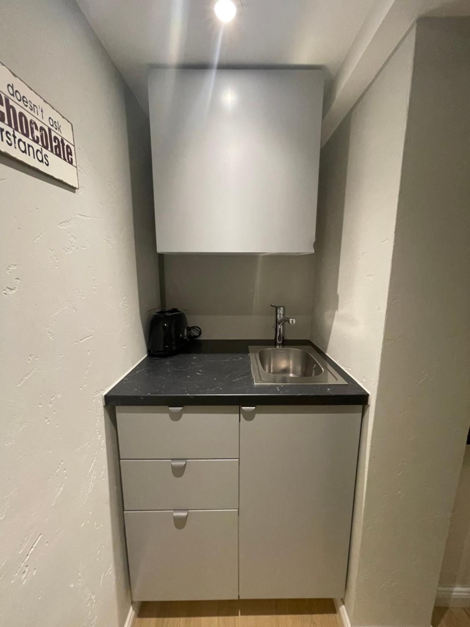 Suesses Kleines Und Zentrales Apartment Fuer Zwei Personen Mitten In Hamburg-Harburg Buitenkant foto