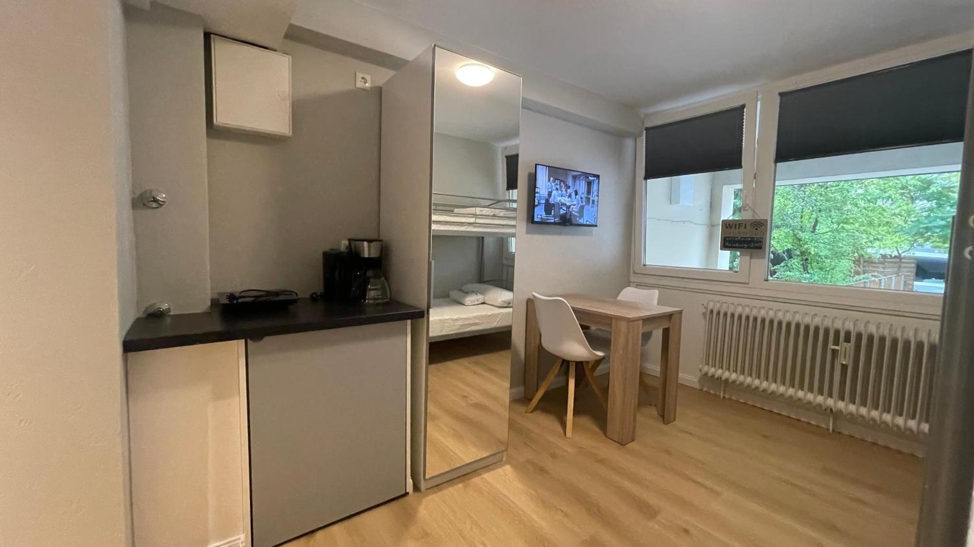 Suesses Kleines Und Zentrales Apartment Fuer Zwei Personen Mitten In Hamburg-Harburg Buitenkant foto
